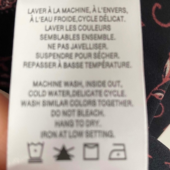 NWT 🦋 Ruffle Split Neck Blouse | Small - Picture 13 of 14